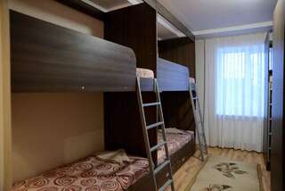Хостелы Rivne Hostel Ровно Кровать в общем 8-местном номере-4